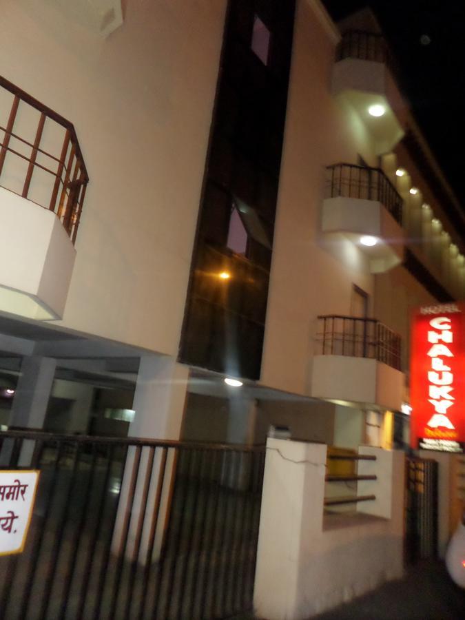 Hotel Chalukya Deluxe Kolhapur Exterior foto